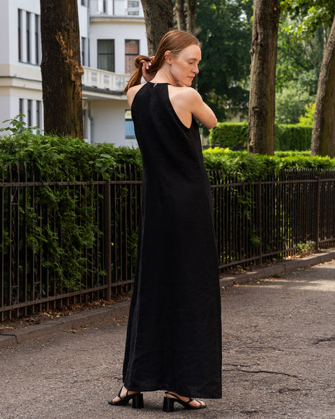 Maxi Halterneck Dress Luna in pure black color