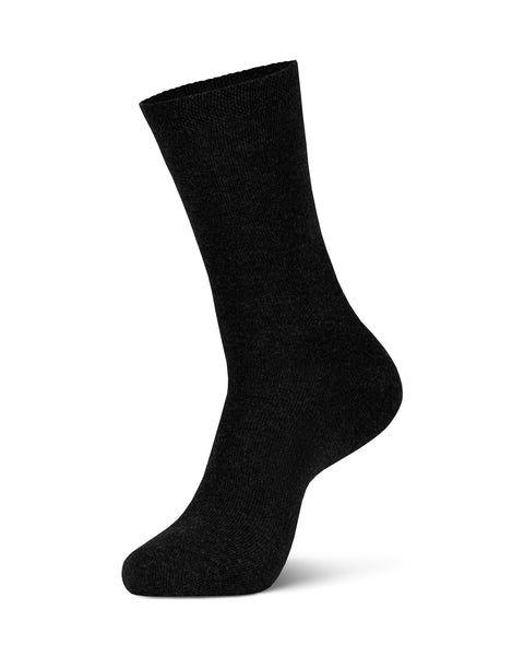 The menique men&#39;s mid-crew cotton socks in black color in a white background, side view.