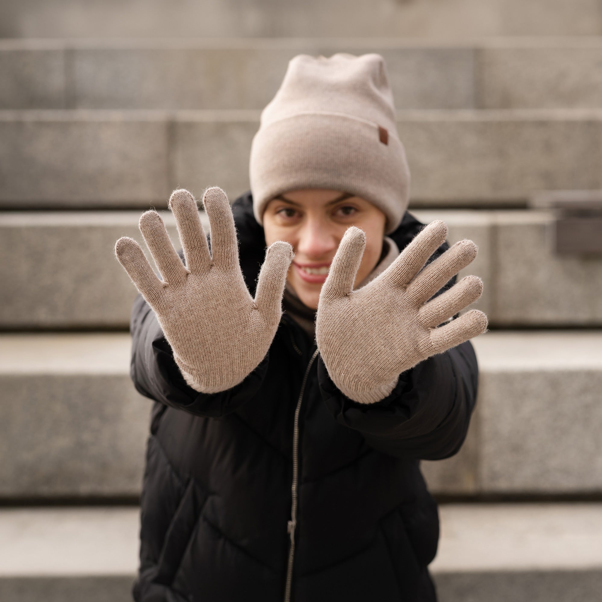 Merino Wool Knit Gloves for Women menique