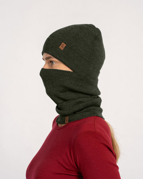 Dark Green menique merino wool knit beanie and gaiter set