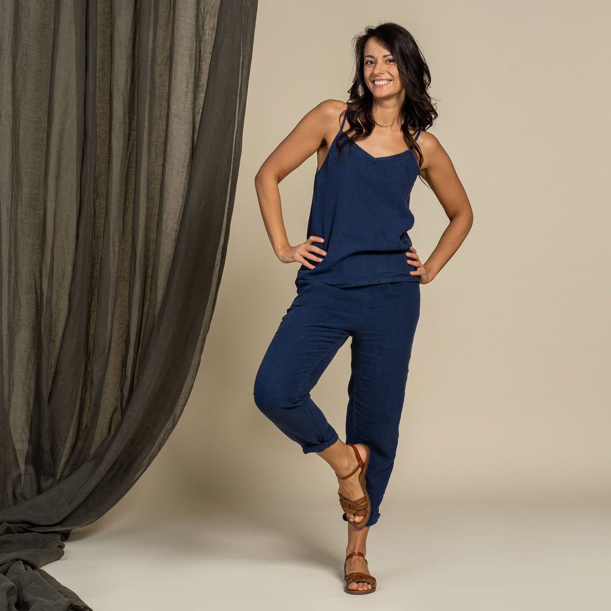 Kim Dakota Two piece Linen Co ord Set in Pure White menique
