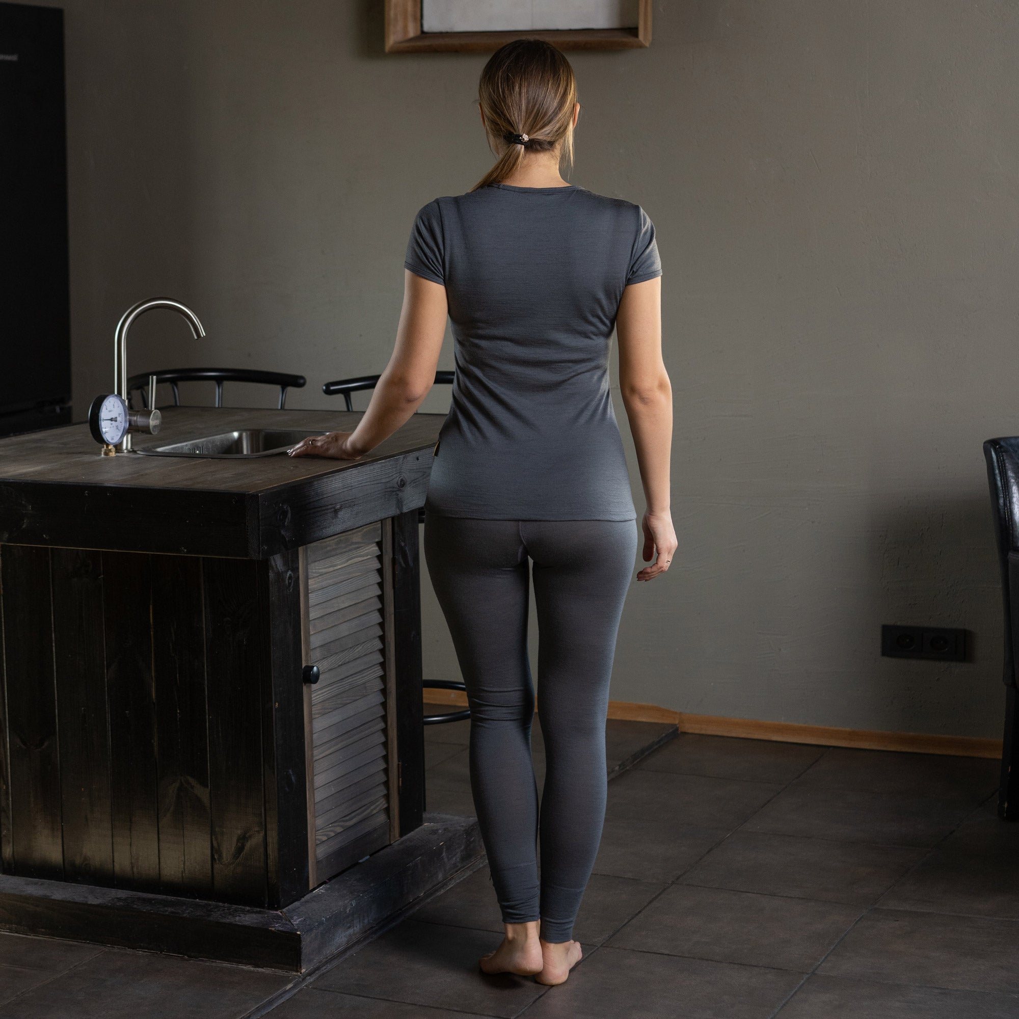Women's 160 Merino 2-Piece Set Of Short Sleeve & Bottom Perfect grey