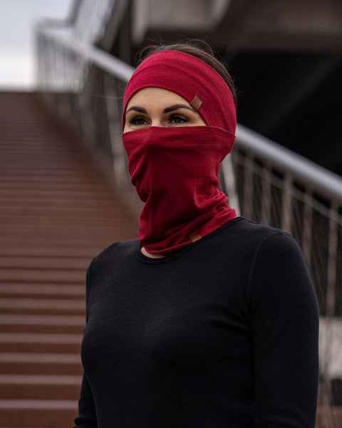 Women&#39;s Headband and Gaiter Set Royal Cherry